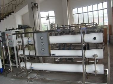 Unidade da osmose reversa do tratamento da água com uma capacidade de 1.4m3/H