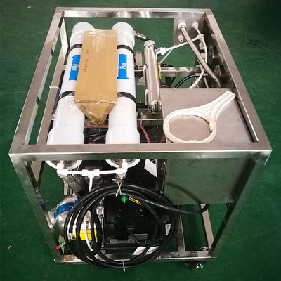 Desalinização por sistemas de osmose reversa para pequenas instalações de dessalinização de barcos e iates