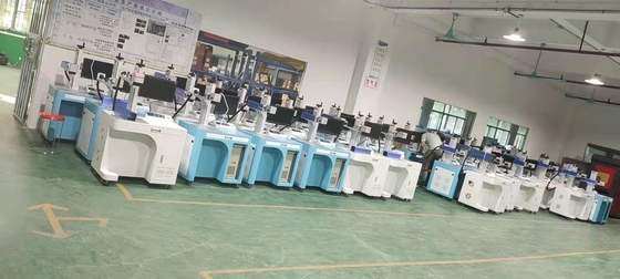 máquina de gravura do laser da cor de 30W RAYCUS IPG MOPA para o metal