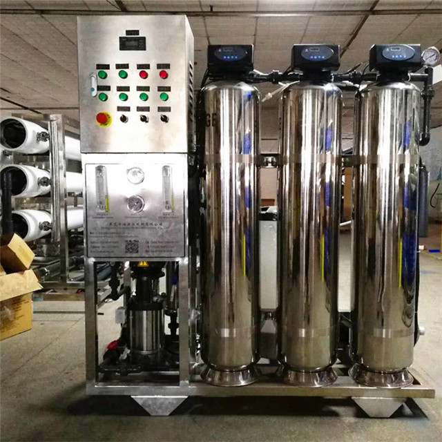 Máquina pequena barata do tratamento de água potável da máquina da purificação de água do ro do saquinho com a máquina da água potável do preço